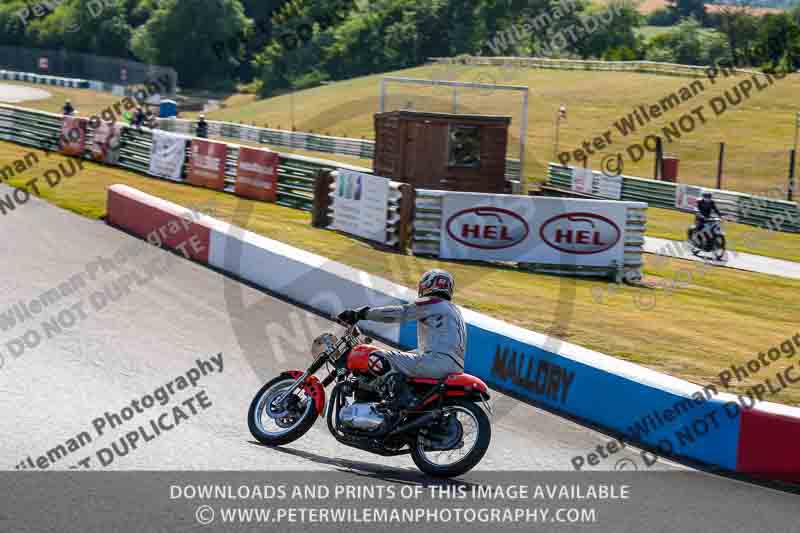 Vintage motorcycle club;eventdigitalimages;mallory park;mallory park trackday photographs;no limits trackdays;peter wileman photography;trackday digital images;trackday photos;vmcc festival 1000 bikes photographs